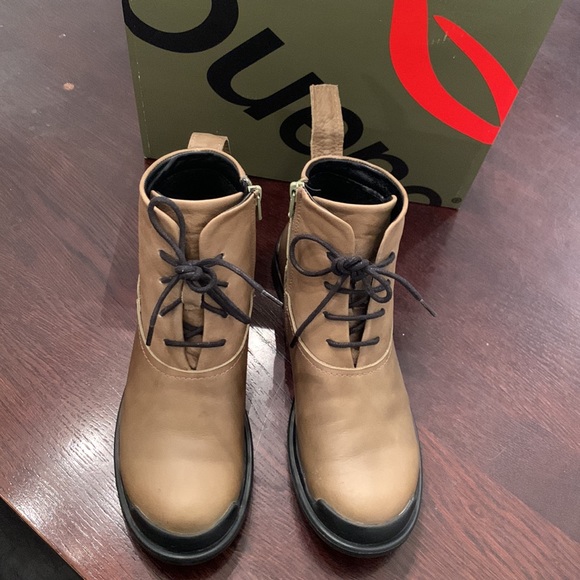 Bueno Italian leather Moss Ankle Boots - Picture 2 of 4